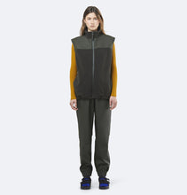 Load image into Gallery viewer, Rains Fleece Vest – Unisex – Green
