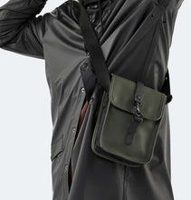 Load image into Gallery viewer, Rains Flight Bag – Green
