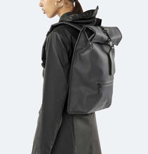 Load image into Gallery viewer, RAINS Rolltop Rucksack – Black
